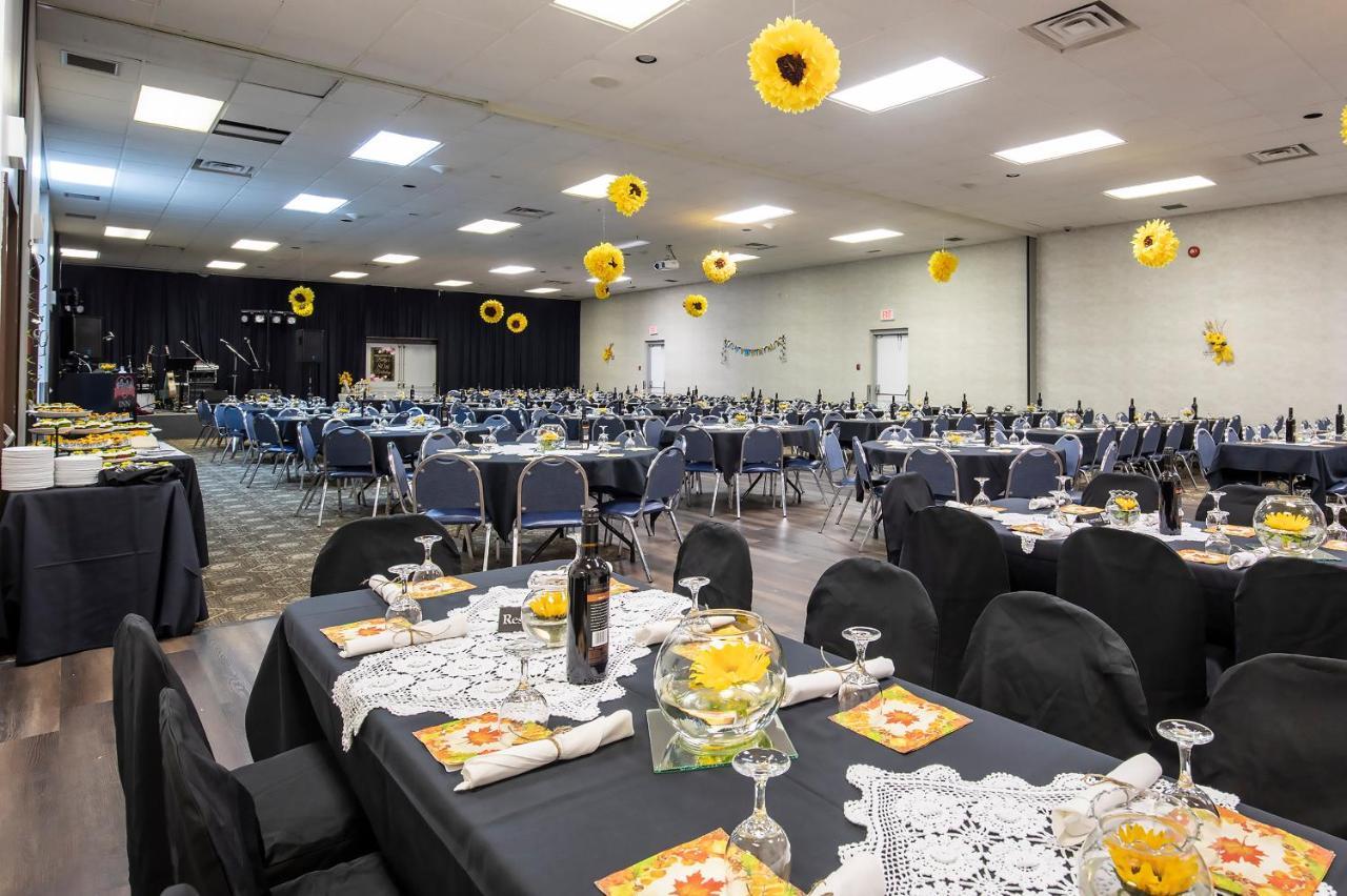 Dunvegan Inn & Suites Fairview ภายนอก รูปภาพ