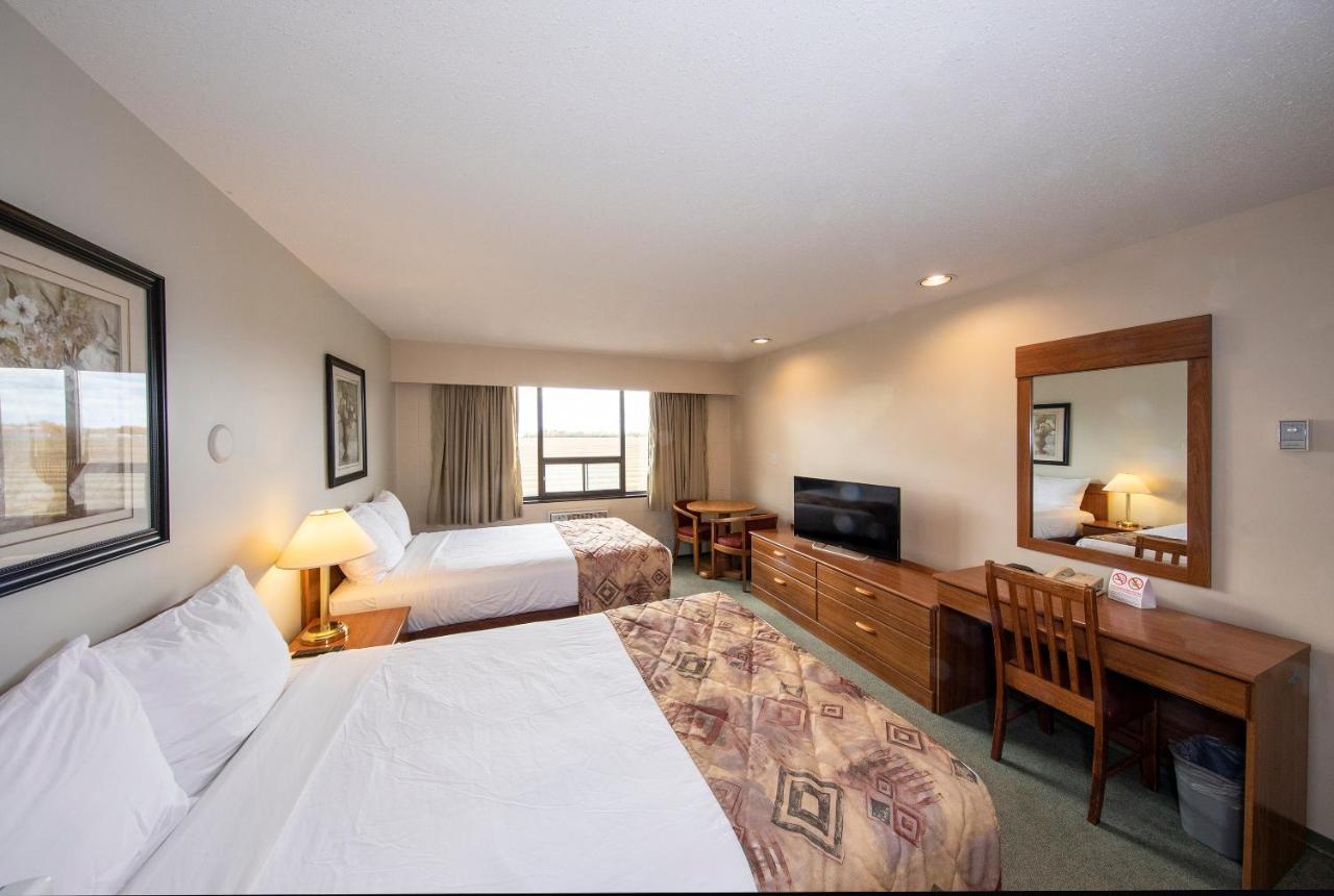 Dunvegan Inn & Suites Fairview ภายนอก รูปภาพ